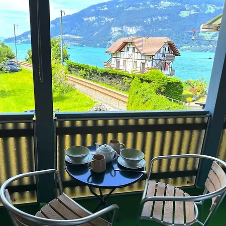 Thun Alps Scenic Views And Concierge By Swisshut Darligen